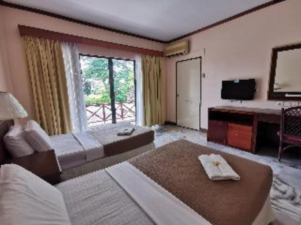 Oyo 89972 Borneo Paradise Beach Hotel Κότα Κιναμπαλού Εξωτερικό φωτογραφία
