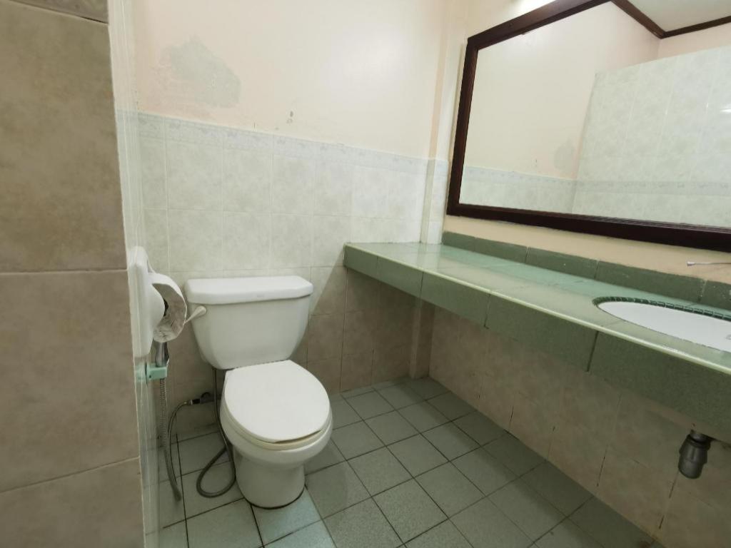 Oyo 89972 Borneo Paradise Beach Hotel Κότα Κιναμπαλού Εξωτερικό φωτογραφία