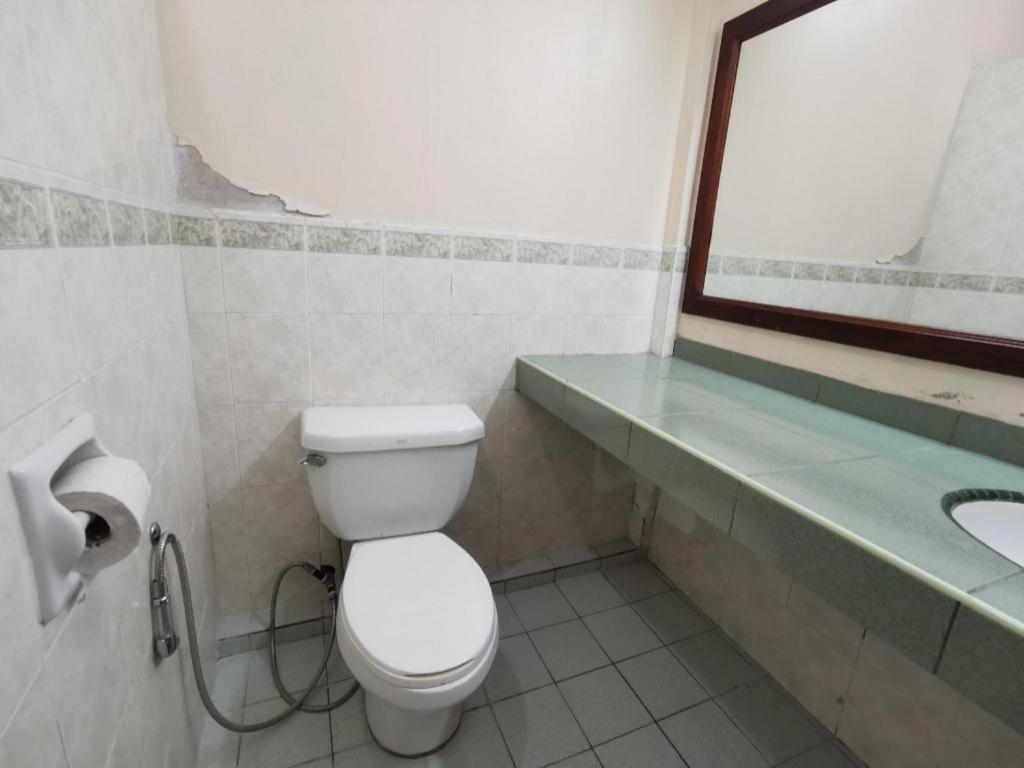 Oyo 89972 Borneo Paradise Beach Hotel Κότα Κιναμπαλού Εξωτερικό φωτογραφία
