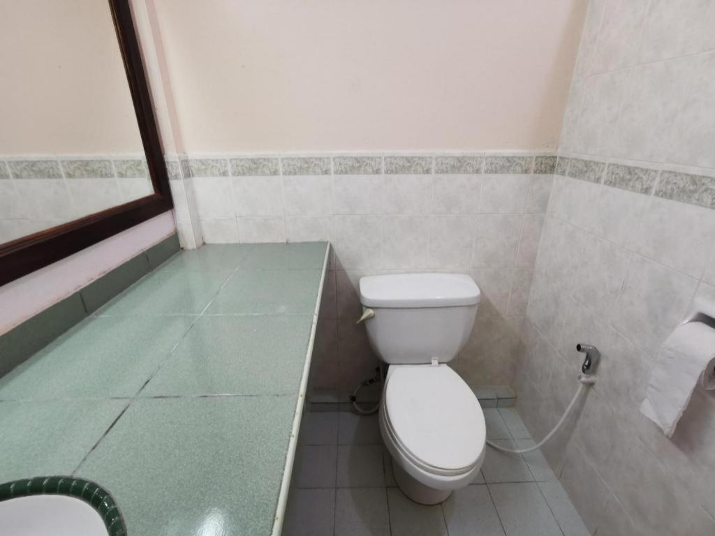 Oyo 89972 Borneo Paradise Beach Hotel Κότα Κιναμπαλού Εξωτερικό φωτογραφία